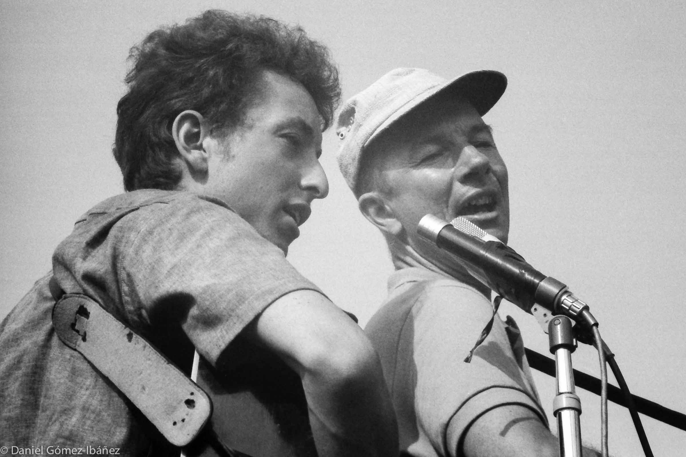 Bob Dylan and Pete Seeger at the 1963 Newport Folk Festival